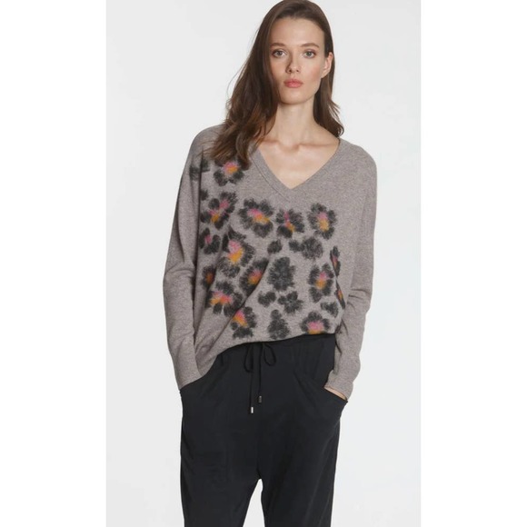 LABEL+thread Sweaters - Label +thread | 100% Cashmere Tan Fuzzy Puma V-Neck Sweater | Size L